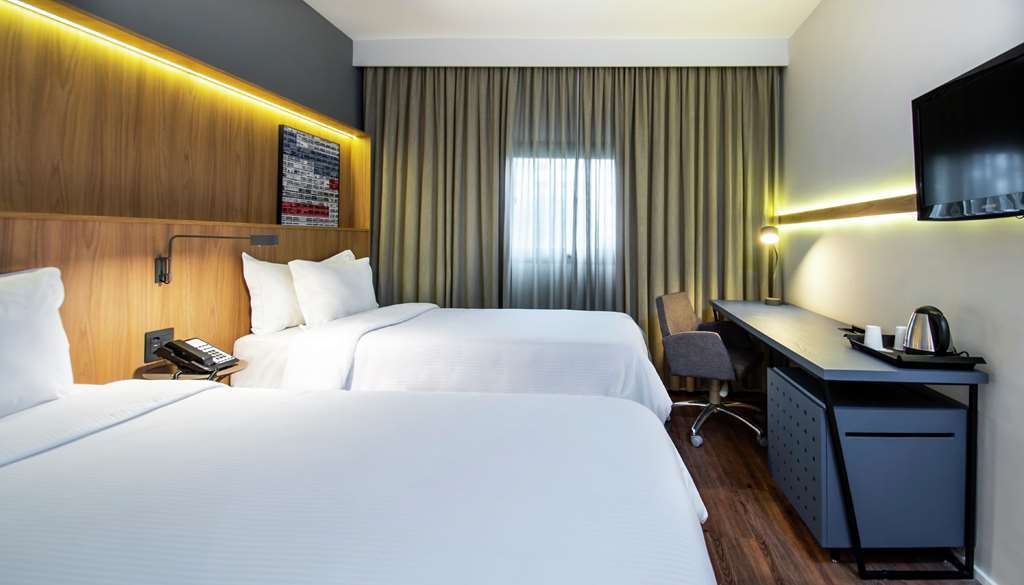 מלון Hampton By Hilton Guarulhos Airport חדר תמונה